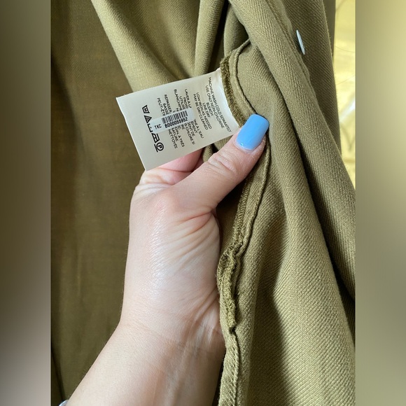 EUC - Pilcro Ruffle Top - Picture 4 of 4